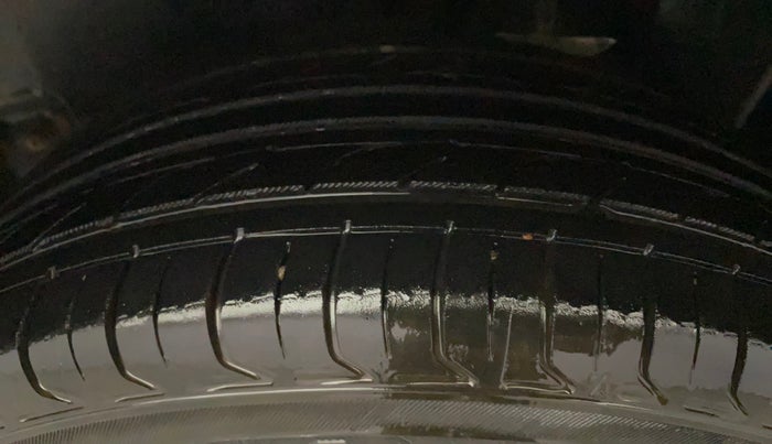 2017 Volkswagen Ameo TRENDLINE 1.2L, Petrol, Manual, 72,543 km, Left Rear Tyre Tread