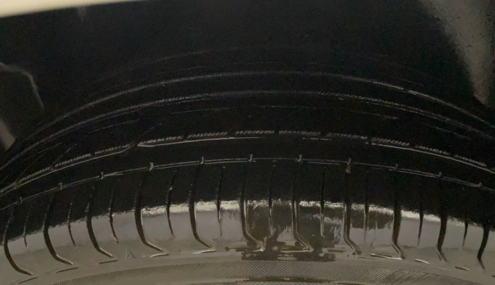 2017 Volkswagen Ameo TRENDLINE 1.2L, Petrol, Manual, 72,543 km, Right Rear Tyre Tread