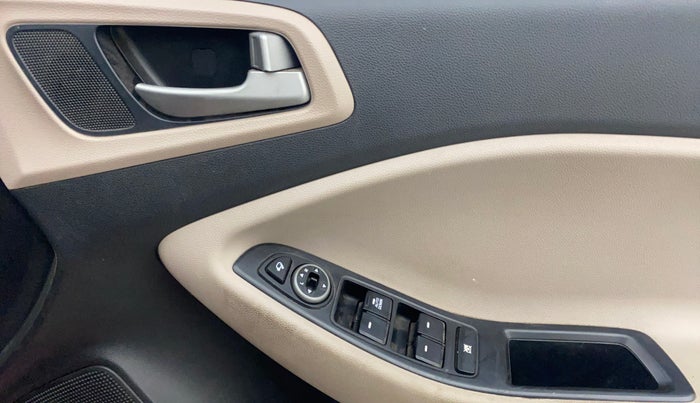 2018 Hyundai Elite i20 ASTA 1.2  CVT, Petrol, Automatic, 78,780 km, Driver Side Door Panels Control