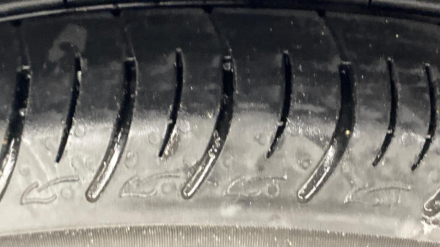 2021 Maruti Ciaz SIGMA 1.5 SHVS MT  PETROL, Petrol, Manual, 1,00,250 km, Left Front Tyre Tread