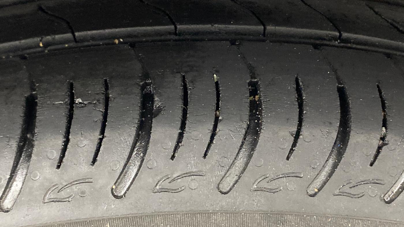2021 Maruti Ciaz SIGMA 1.5 SHVS MT  PETROL, Petrol, Manual, 1,00,250 km, Left Rear Tyre Tread