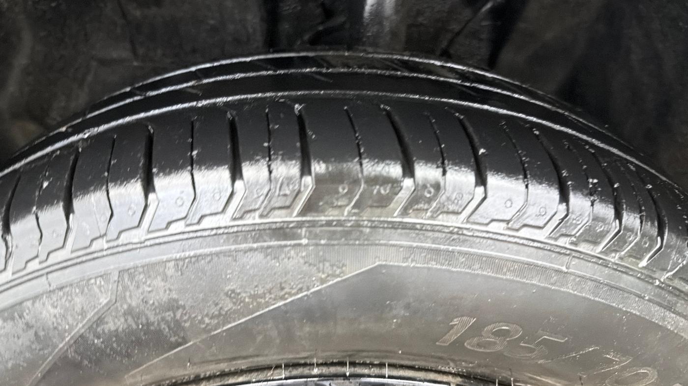 2023 Tata PUNCH PURE MT, Petrol, Manual, 13,997 km, Left Front Tyre Tread