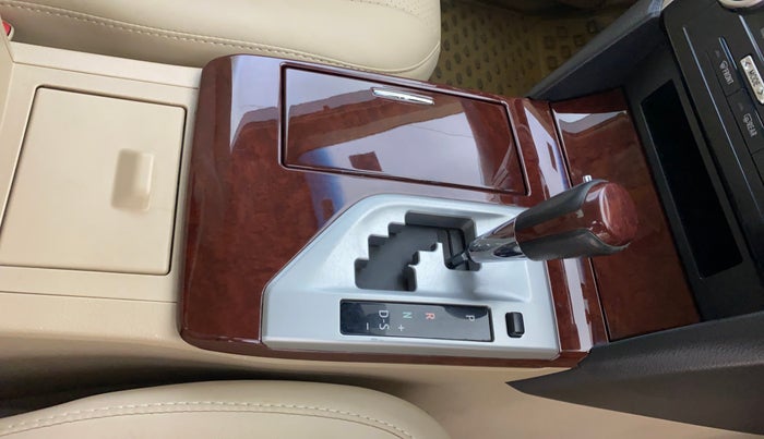 2014 Toyota Camry 2.5L AT, Petrol, Automatic, 30,555 km, Gear Lever