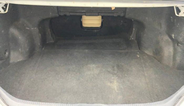 2014 Toyota Camry 2.5L AT, Petrol, Automatic, 30,555 km, Boot Inside