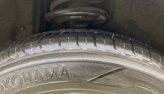 2014 Toyota Camry 2.5L AT, Petrol, Automatic, 30,555 km, Right Rear Tyre Tread