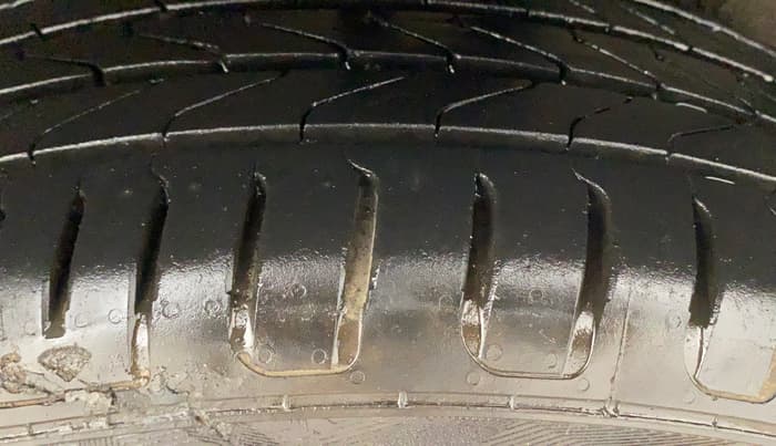 2016 Maruti Swift Dzire ZDI AMT, Diesel, Automatic, 81,260 km, Left Rear Tyre Tread