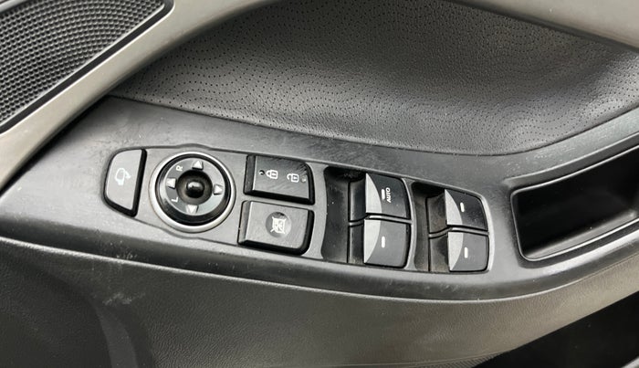 2016 Hyundai New Elantra 1.8 SX AT VTVT, Petrol, Automatic, 1,05,897 km, Driver Side Door Panels Control