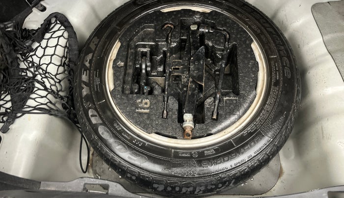 2016 Hyundai New Elantra 1.8 SX AT VTVT, Petrol, Automatic, 1,05,897 km, Spare Tyre