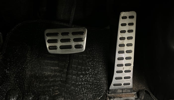 2016 Hyundai New Elantra 1.8 SX AT VTVT, Petrol, Automatic, 1,05,897 km, Pedals