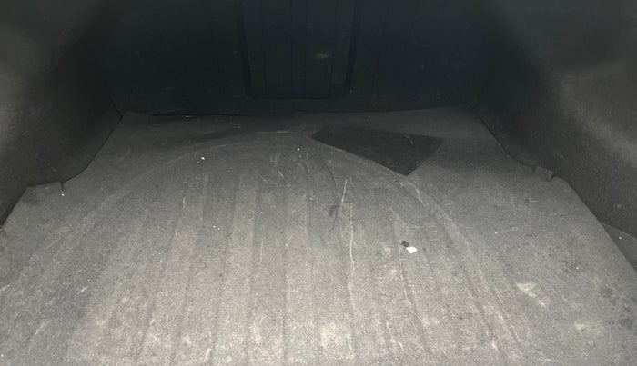 2016 Hyundai New Elantra 1.8 SX AT VTVT, Petrol, Automatic, 1,05,897 km, Boot Inside