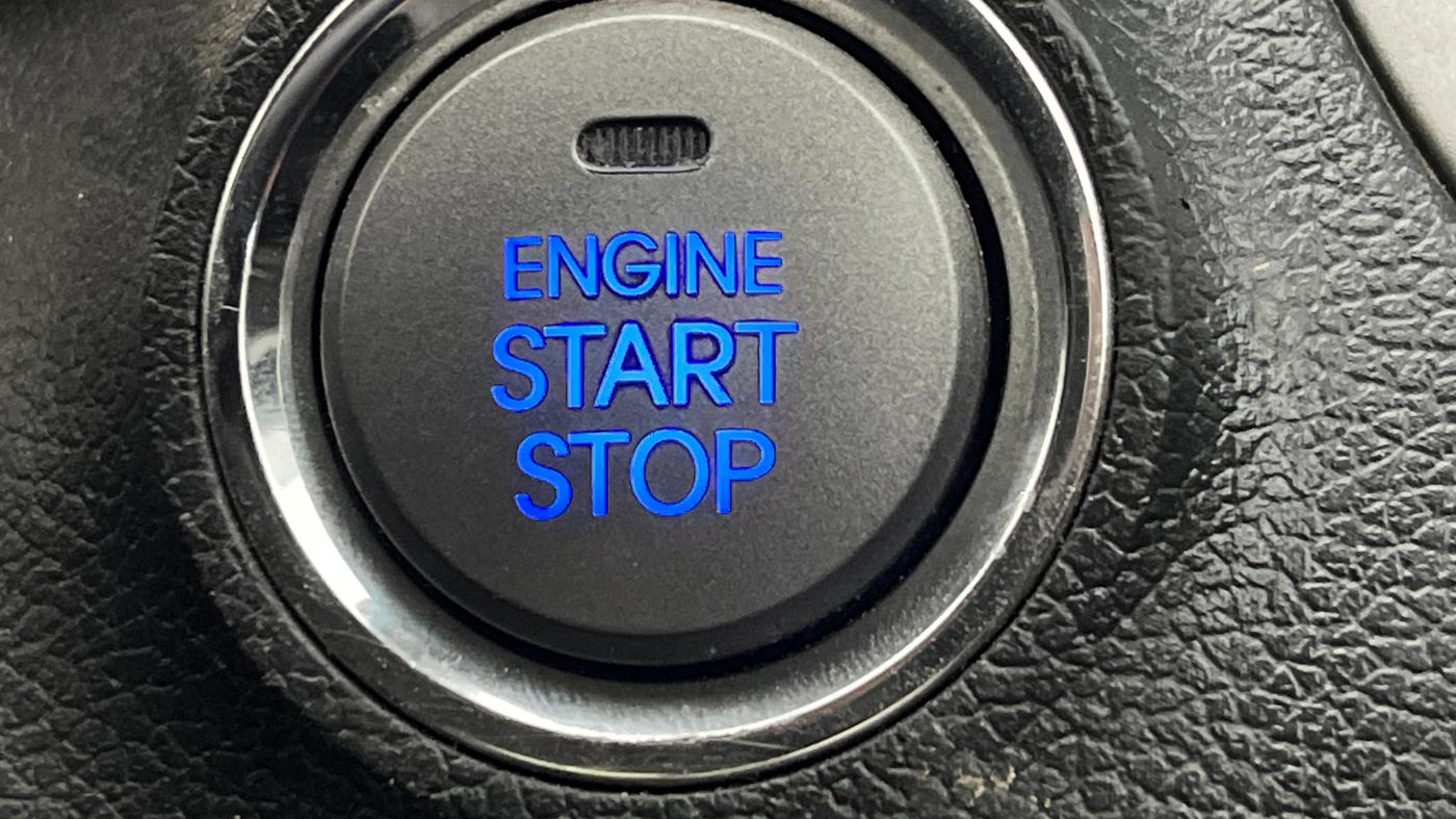 2016 Hyundai New Elantra 1.8 SX AT VTVT, Petrol, Automatic, 1,05,897 km, Keyless Start/ Stop Button