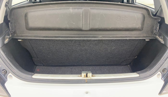 2017 Honda Brio VX MT, Petrol, Manual, 75,298 km, Boot Inside