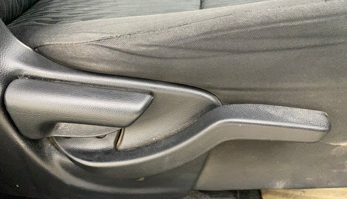 2017 Honda Brio VX MT, Petrol, Manual, 75,298 km, Driver Side Adjustment Panel