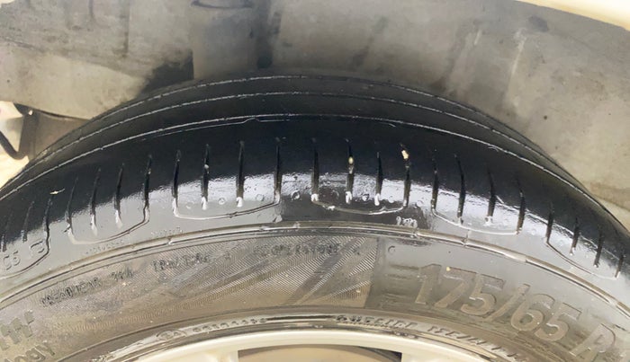 2017 Honda Brio VX MT, Petrol, Manual, 75,298 km, Right Rear Tyre Tread