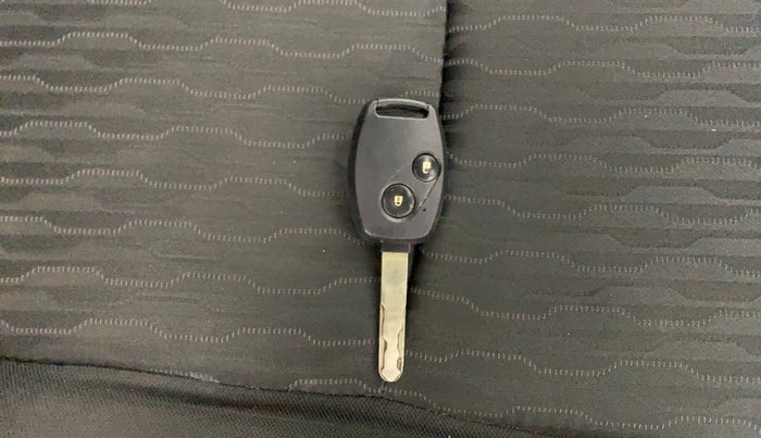 2017 Honda Brio VX MT, Petrol, Manual, 75,298 km, Key Close Up