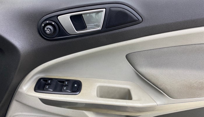 2015 Ford Ecosport TITANIUM 1.0L ECOBOOST, Petrol, Manual, 52,331 km, Driver Side Door Panels Control