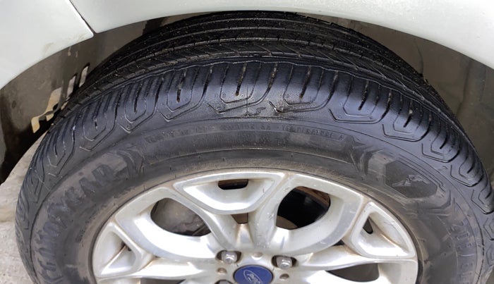 2015 Ford Ecosport TITANIUM 1.0L ECOBOOST, Petrol, Manual, 52,331 km, Left Front Tyre Tread