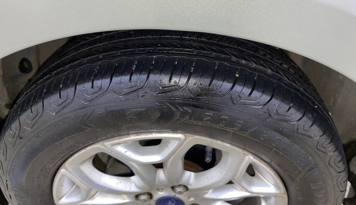 2015 Ford Ecosport TITANIUM 1.0L ECOBOOST, Petrol, Manual, 52,331 km, Right Front Tyre Tread