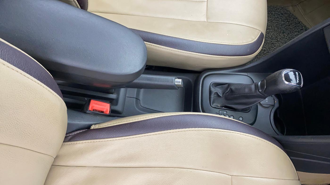 2020 Skoda Rapid AMBITION AT TSI, Petrol, Automatic, 1,16,716 km, Gear Lever