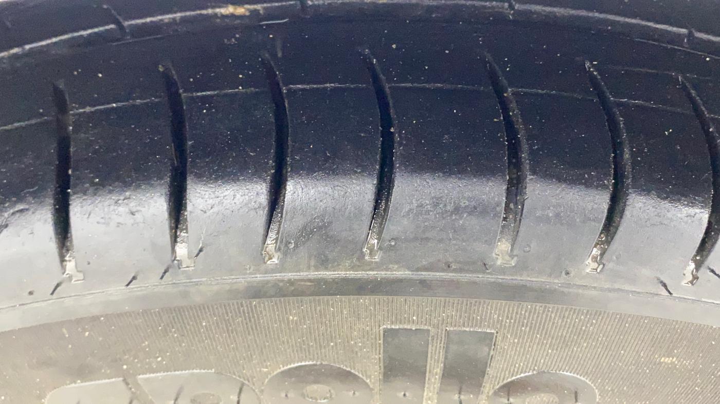 2020 Skoda Rapid AMBITION AT TSI, Petrol, Automatic, 1,16,716 km, Left Front Tyre Tread