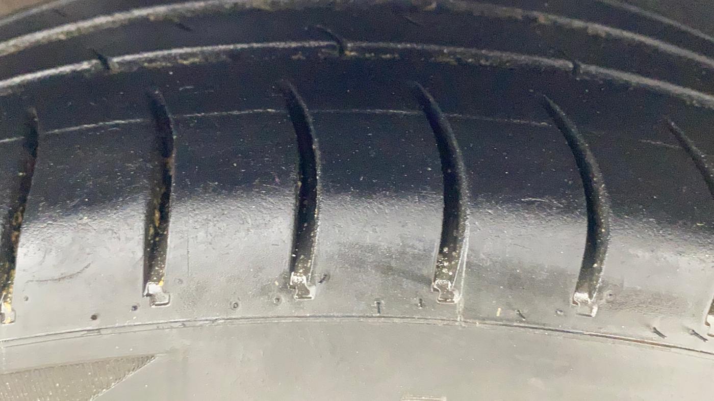 2020 Skoda Rapid AMBITION AT TSI, Petrol, Automatic, 1,16,716 km, Right Front Tyre Tread