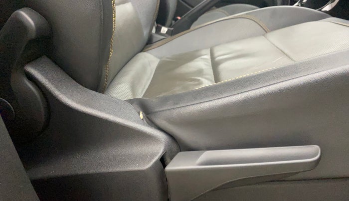 2022 Skoda KUSHAQ STYLE 1.5L TSI MT, Petrol, Manual, 37,396 km, Driver Side Adjustment Panel