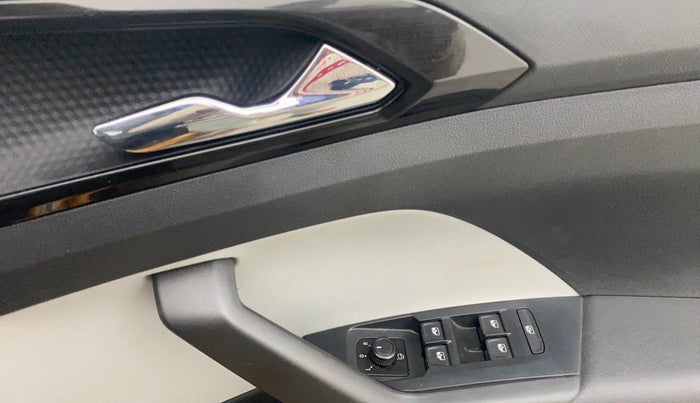 2022 Skoda KUSHAQ STYLE 1.5L TSI MT, Petrol, Manual, 37,396 km, Driver Side Door Panels Control