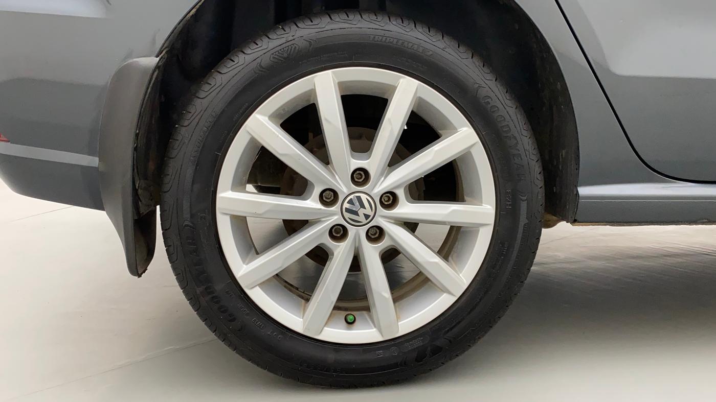 2018 Volkswagen Ameo HIGHLINE PLUS 1.5L 16 ALLOY, Diesel, Manual, 50,979 km, Right Rear Wheel