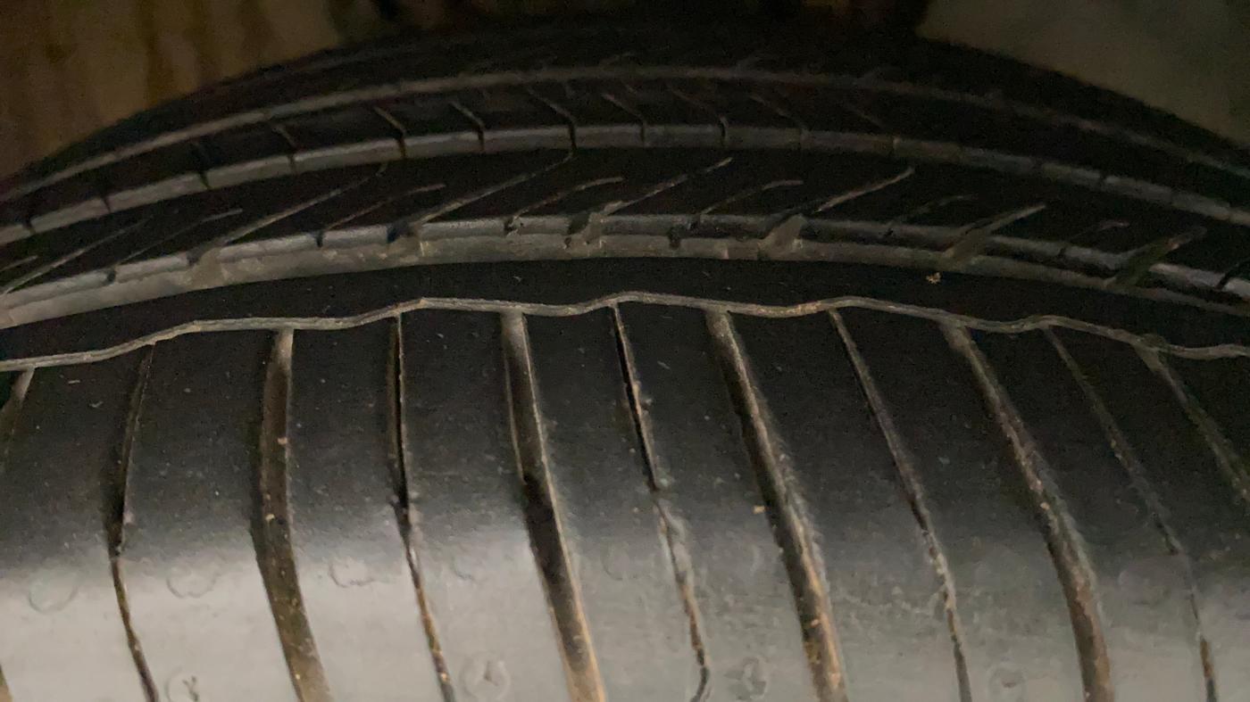 2018 Volkswagen Ameo HIGHLINE PLUS 1.5L 16 ALLOY, Diesel, Manual, 50,979 km, Right Front Tyre Tread