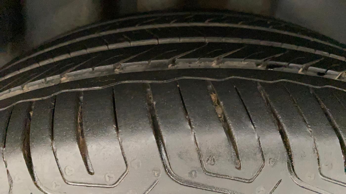 2018 Volkswagen Ameo HIGHLINE PLUS 1.5L 16 ALLOY, Diesel, Manual, 50,979 km, Right Rear Tyre Tread
