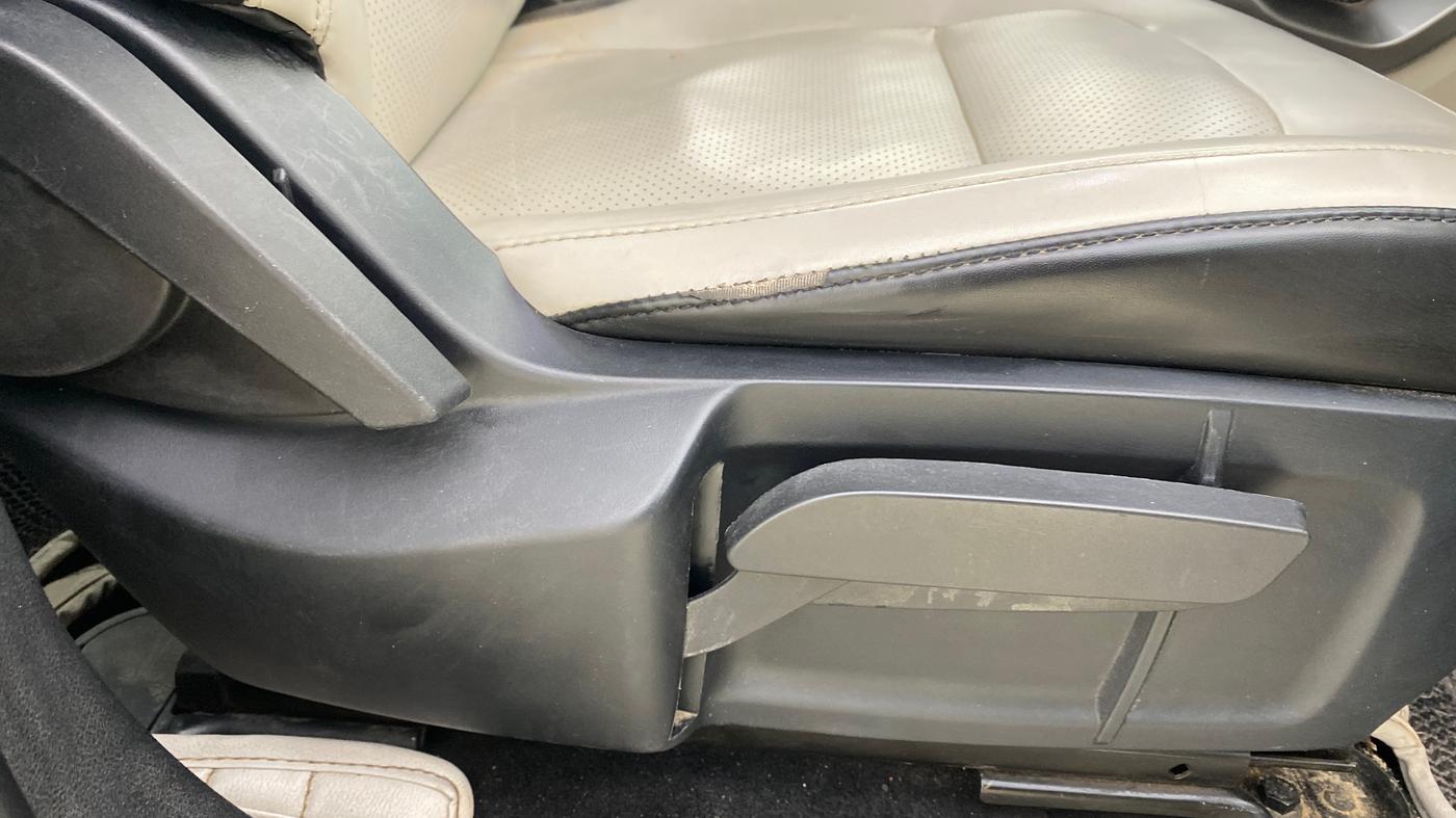 2021 Tata Safari XTA PLUS, Diesel, Automatic, 95,439 km, Driver Side Adjustment Panel