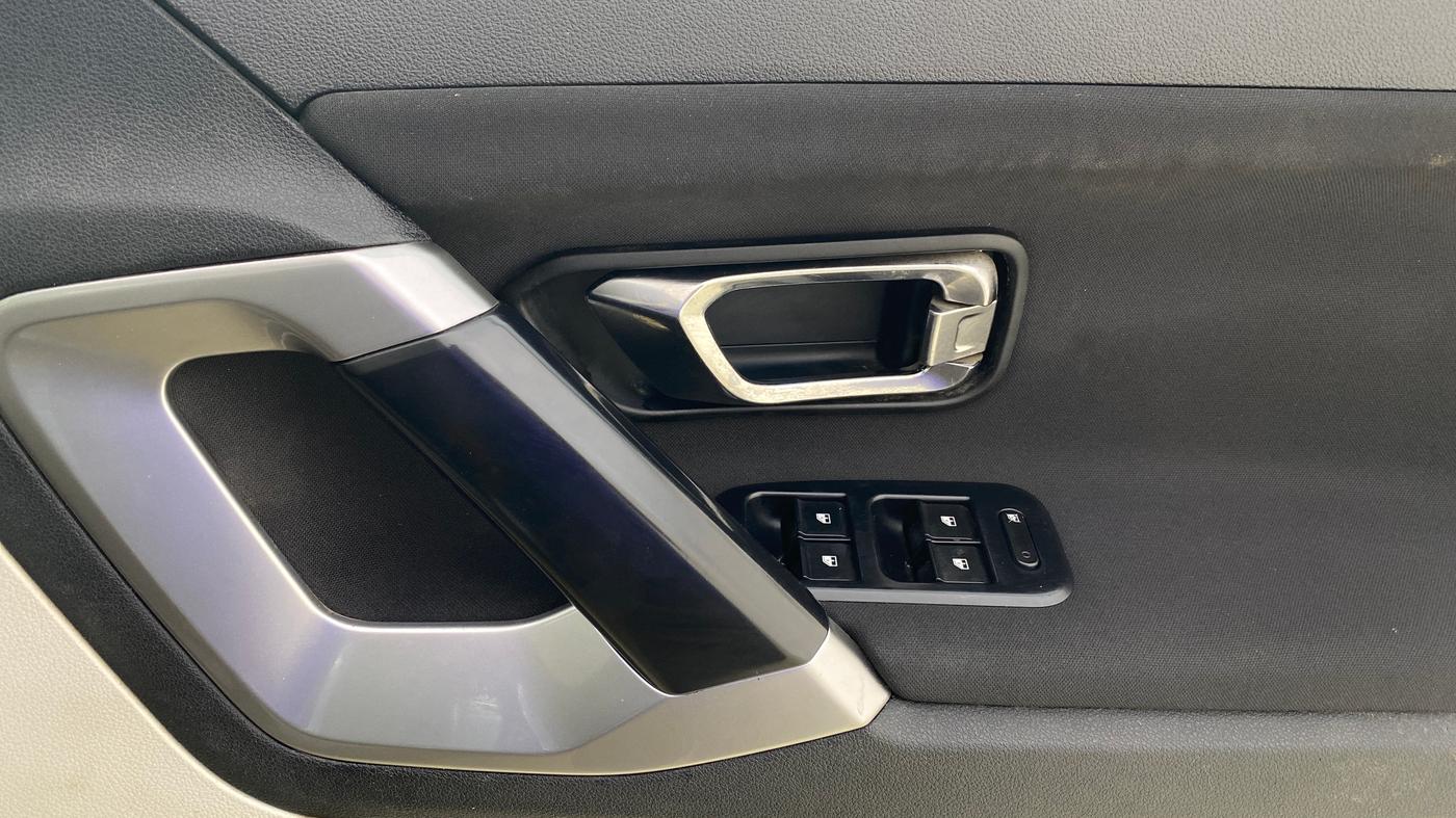 2021 Tata Safari XTA PLUS, Diesel, Automatic, 95,439 km, Driver Side Door Panels Control
