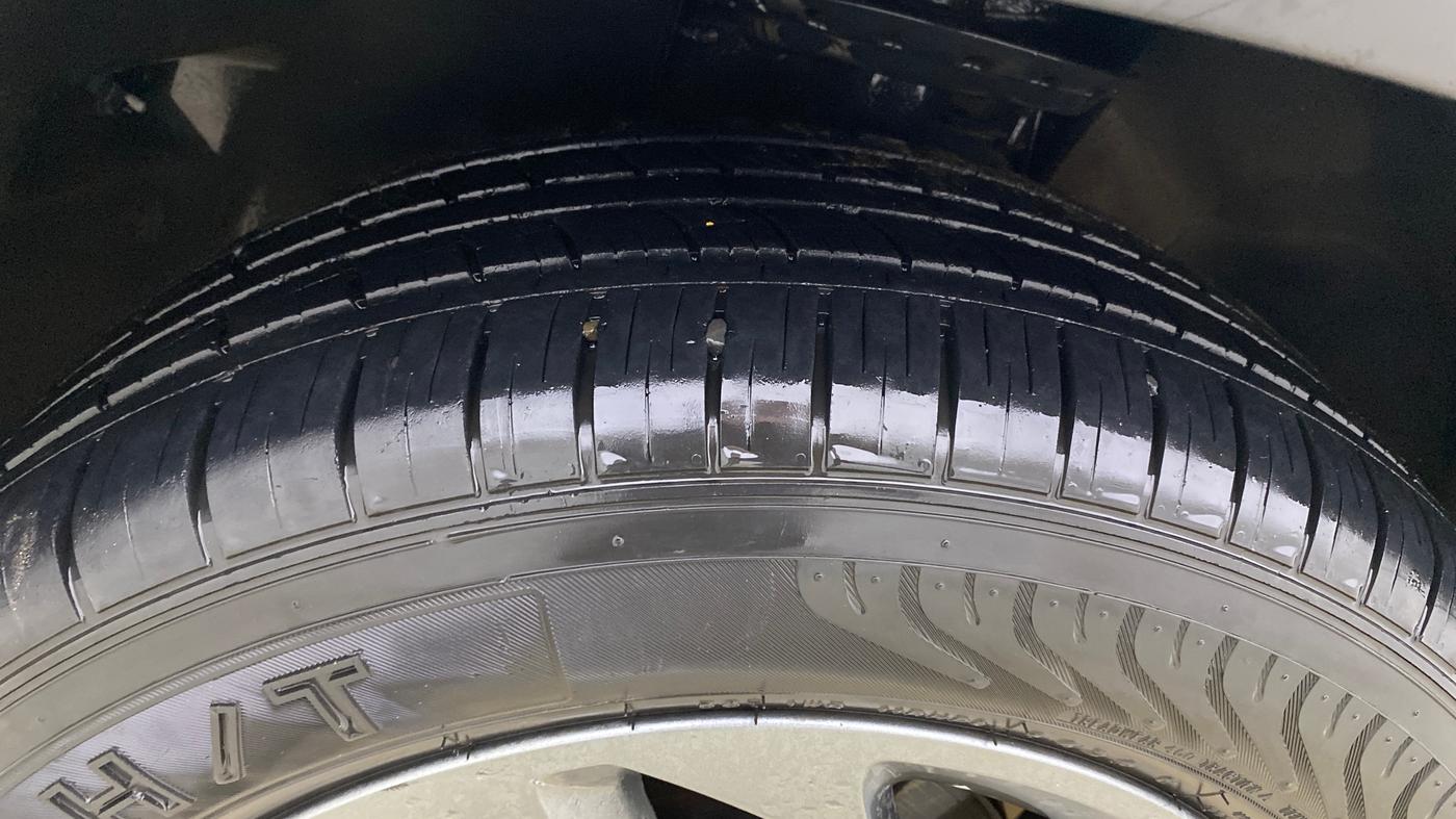 2021 Tata Safari XTA PLUS, Diesel, Automatic, 95,439 km, Left Front Tyre Tread