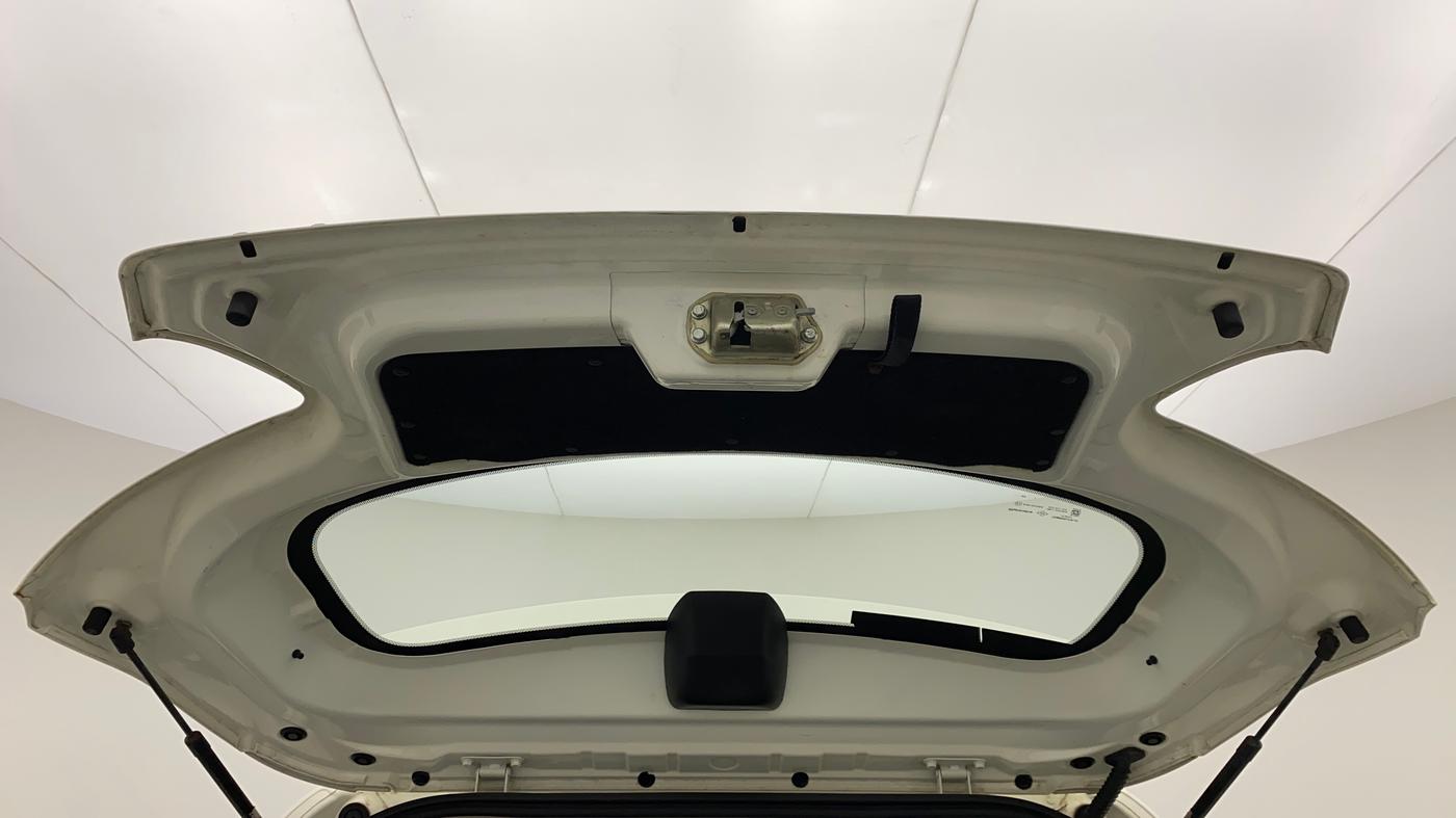 2017 Mahindra Kuv100 K4 6 STR, Petrol, Manual, 22,895 km, Boot Door Open