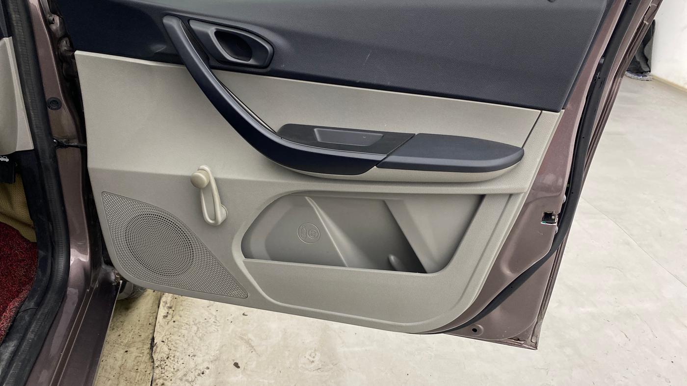 2019 Tata Tiago XE PETROL, Petrol, Manual, 43,686 km, Driver Side Door Panels Control