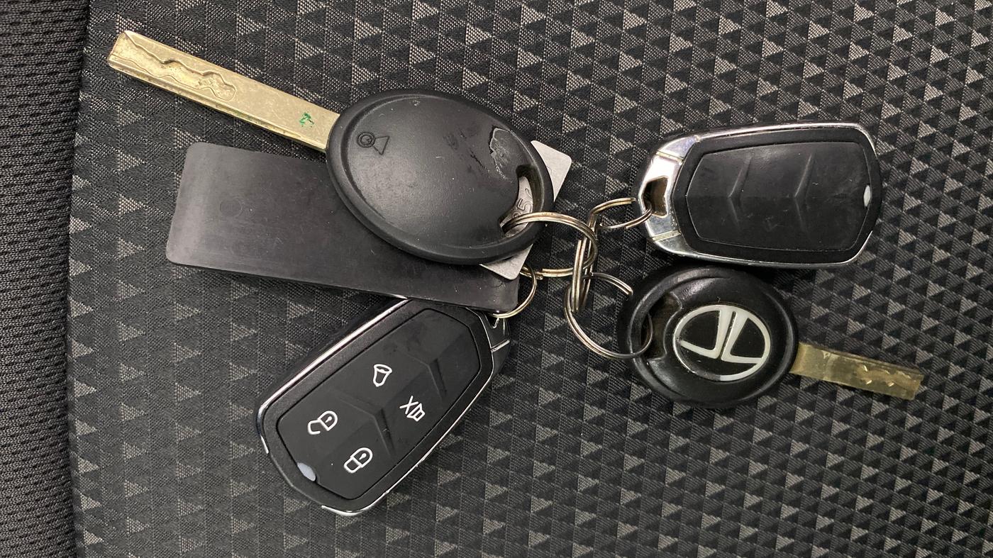 2019 Tata Tiago XE PETROL, Petrol, Manual, 43,686 km, Key Close Up