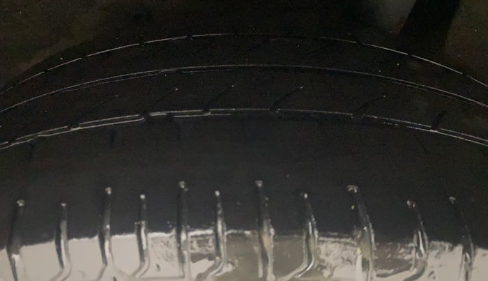 2015 Maruti Baleno ALPHA PETROL 1.2, Petrol, Manual, 43,290 km, Left Rear Tyre Tread