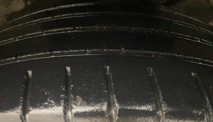 2015 Maruti Baleno ALPHA PETROL 1.2, Petrol, Manual, 43,290 km, Right Front Tyre Tread