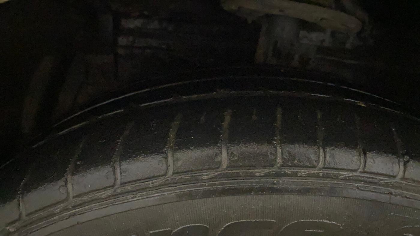 2017 Maruti Ciaz ZXI AT, Petrol, Automatic, 50 km, Left Front Tyre Tread