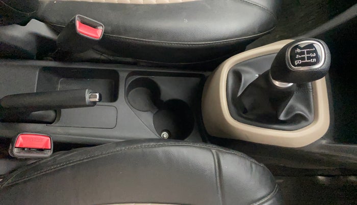 2017 Hyundai Grand i10 SPORTZ (O) 1.2 KAPPA VTVT, Petrol, Manual, 25,181 km, Gear Lever