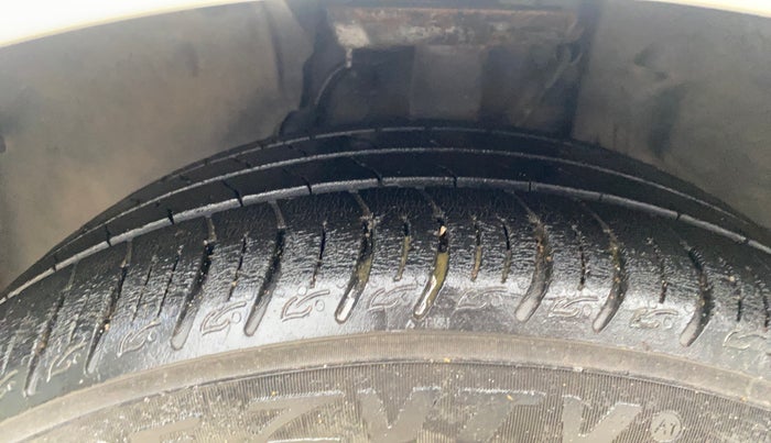 2021 Tata ALTROZ XM PLUS PETROL, Petrol, Manual, 28,422 km, Left Front Tyre Tread
