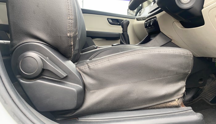 2021 Tata ALTROZ XM PLUS PETROL, Petrol, Manual, 28,422 km, Driver Side Adjustment Panel