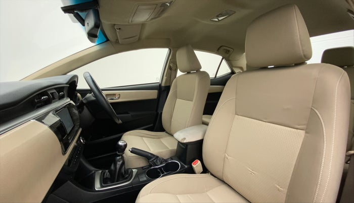 2015 Toyota Corolla Altis 1.8G LIMITED, Petrol, Manual, 95,726 km, Right Side Front Door Cabin