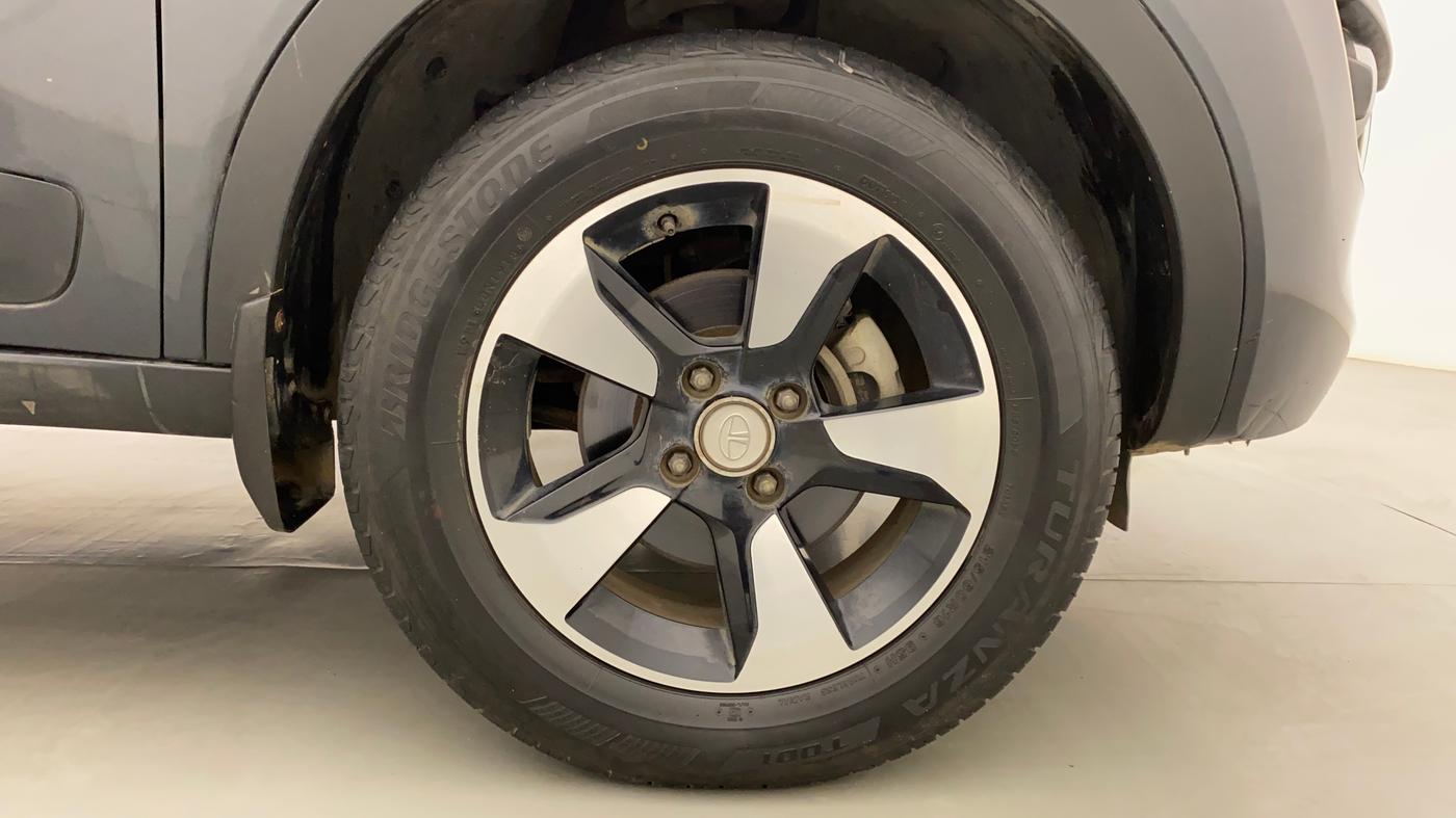 2018 Tata NEXON XZA PLUS DIESEL, Diesel, Automatic, 23,343 km, Right Front Wheel