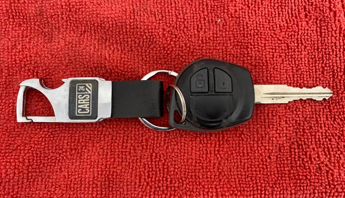2015 Maruti Swift VXI D, Petrol, Manual, 24,053 km, Key Close Up