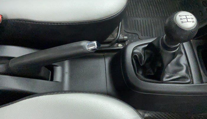 2015 Maruti Swift VXI D, Petrol, Manual, 24,053 km, Gear Lever