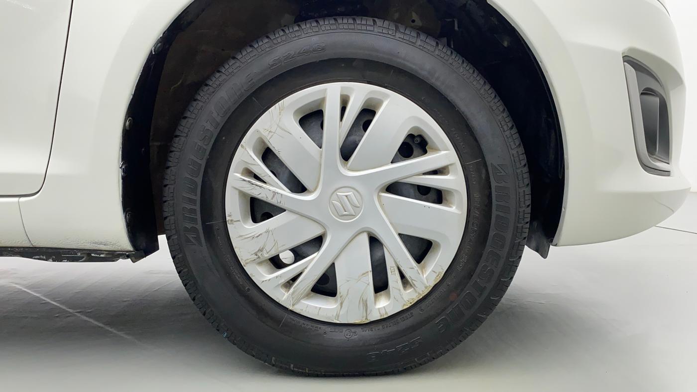 2015 Maruti Swift VXI D, Petrol, Manual, 24,053 km, Right Front Wheel