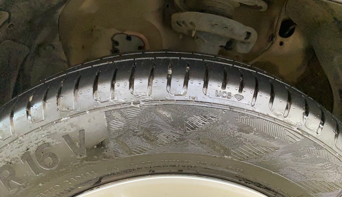 2023 KIA SELTOS HTK 1.5 DIESEL IMT, Diesel, Manual, 76,495 km, Left Front Tyre Tread