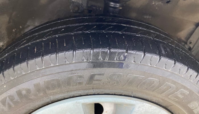 2013 Maruti Wagon R 1.0 LXI, CNG, Manual, 78,900 km, Right Front Tyre Tread