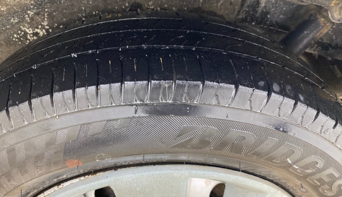 2013 Maruti Wagon R 1.0 LXI, CNG, Manual, 78,900 km, Left Rear Tyre Tread